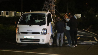 Çarpmanın şiddetiyle kamyonet yan yattı: Samsun'da can pazarı