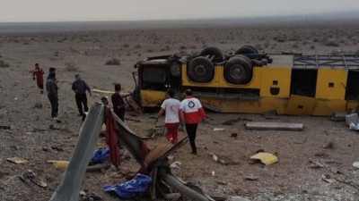 İran'da olcu otobüsü devrildi: Ölü ve yaralılar var