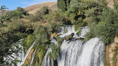 Muradiye Şelalesi İranlı turistlerin ilgi odağı oldu