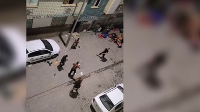 Şanlıurfa'da sokak karıştı: Taş, sopa, hortum ve terlikler havada uçuştu
