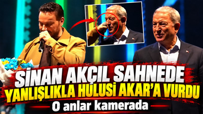 Sinan Akçıl sahnede yanlışlıkla Hulusi Akar'a vurdu: O anlar kamerada