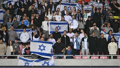 İsrail taraftarları alenen ırkçılık yaptı: UEFA yine şaşırtmadı