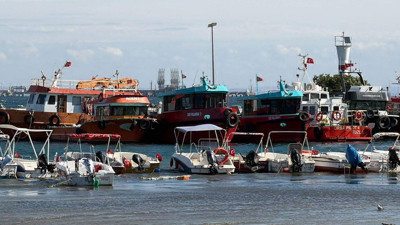 Marmara’da sert fırtına: Balıkçılar denize açılamadı