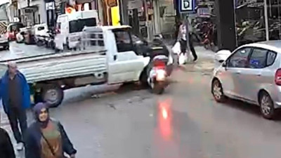 Sinop'ta motokurye kamyonetle çarpıştı: 1 yaralı