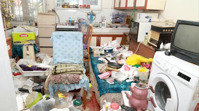 Bursa’da Osmangazi Belediyesi çöp eve müdahale etti