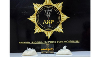 Ticari taksi uygulama noktasında durduruldu: İçinden 1 kilo uyuşturucu çıktı