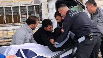 Geri dönüşüm yüklerken düştü