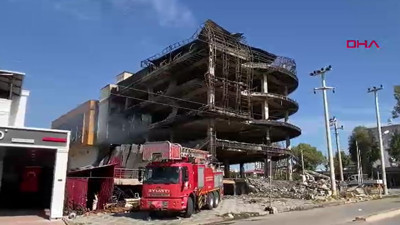 Mobilya mağazası küle döndü: Geriye kolonları kaldı