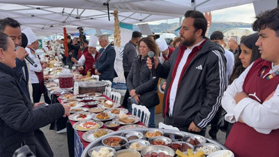 Afyonkarahisar'da 257 metrelik dev Anadolu sofrası kuruldu