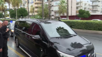 Kemal Kılıçdaroğlu, CHP Mersin İl Başkanlığı’nı ziyaret etti