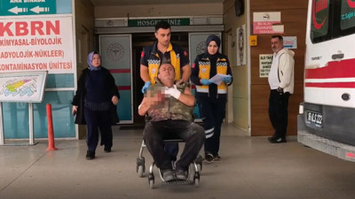 Bir anlık dikkatsizlik dehşete dönüştü: Odun keserken elini testereye kaptırdı