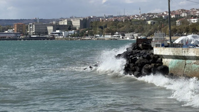 Deniz ulaşımına fırtına engeli: Tekirdağ açıklarında 6 şilep ve tanker bekliyor