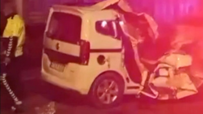 Mardin'de hafif ticari araç TIR'a çarptı: 2'si çocuk 6 ağır yaralı