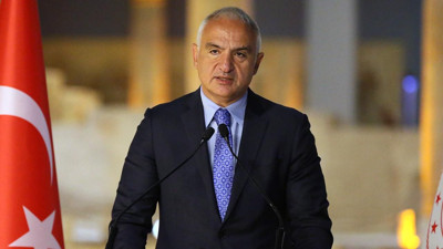 Bakan Ersoy’dan Göksel Arsoy için taziye mesajı