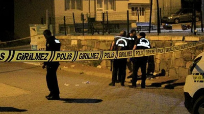 Uşak'ta düğün salonu önünde bıçaklı kavga: 1 kişi ağır yaralandı
