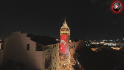 Gören telefonuna sarıldı: Galata Kulesi’nde muhteşem anlar