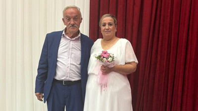 3 çocuk ve 4 torun sahibi oldular… 35 yıl sonra resmi nikahlarını kıydılar