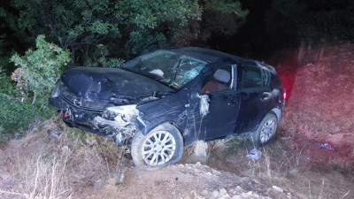 Kontrolden çıkan otomobil tarlaya uçtu: 1 yaralı
