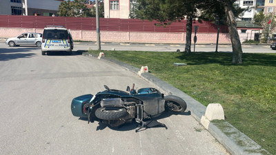 Otomobille motosiklet çarpıştı: 1 yaralı