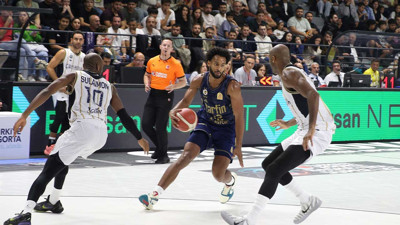 Fenerbahçe deplasmanda 100 sayıyla kazandı