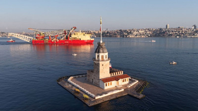 Karadeniz’deki görevini tamamladı: Dev boru gemisi Boğaz’da süzüldü