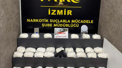 İzmir'de uyuşturucu operasyonu: 32 kilo metamfetamin ele geçirildi