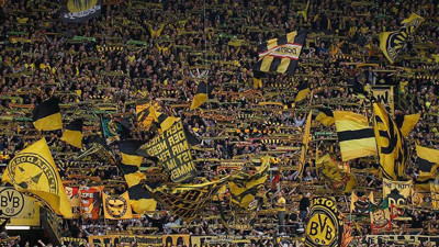 Borussia Dortmund maçlarda telefonunu kullanmayan taraftarları ödüllendirecek