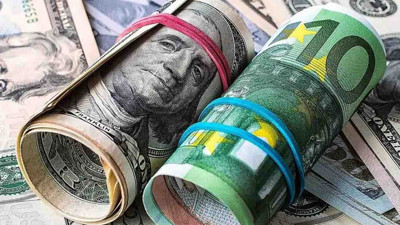 26 Ekim 2026 Pazartesi Dolar ve Euro fiyatlarında son durum: Dolar 49,75 ve Euro 55,93 ile başladı