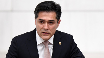 AK Parti, Kavuncu'ya 500 bin TL'lik tazminat davası açtı