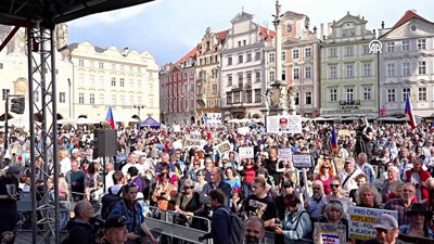 Prag'da medya bağımsızlığı eylemi: Vatandaşlar kamu yayıncıları için sokaklara çıktı