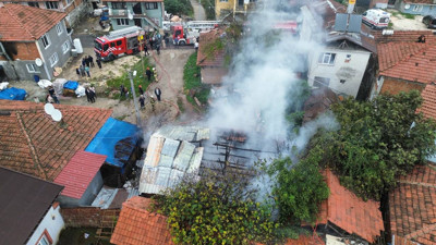 Düzce'de tek katlı bir evde yangın çıktı