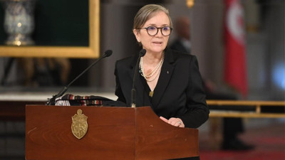 Arap dünyasının ilk kadın Başbakanı görevden alındı