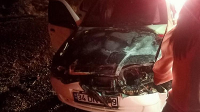 Motorundan alev alan araç kullanılamaz hale geldi