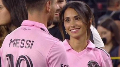 Messi'nin eşinin aşk dolu bakışı gündem oldu