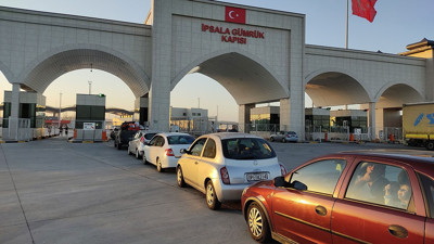 İpsala Sınır Kapısı kapatıldı. Yunanistan alevlere teslim