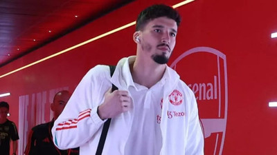 Manchester United'dan Altay Bayındır'a müjde. Onana kararını açıkladı