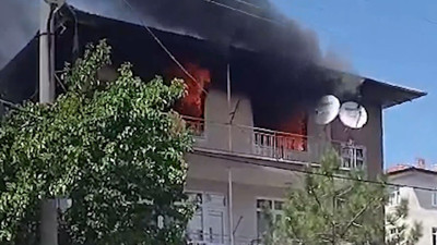 Babasından para alamayınca evi ateşe verdi