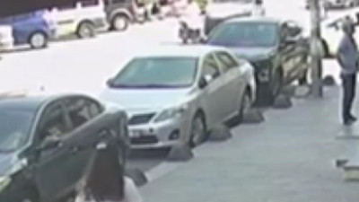 Motokurye ile hafif ticari araç çarpıştı: 1 yaralı