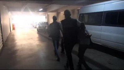 İstanbul’da bölücü elebaşı lehine pankart açan 3 PKK yanlısı tutuklandı
