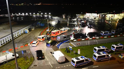 Hamburg Havalimanı'nda silahlı şahıs çocuğunu rehin aldı