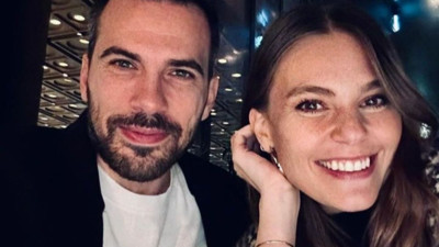 Aslı Enver'den romantik kutlama