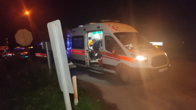 Zincirleme trafik kazasında 3 araç birbirine girdi