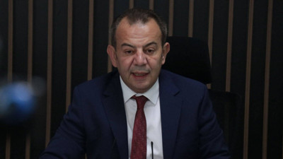 Son Dakika... Tanju Özcan CHP'ye geri döndü