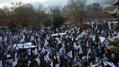 İstanbul'un göbeğinde hilafet için yürüdüler. Cumhuriyet düşmanlarına kim dur diyecek?
