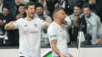 Beşiktaş Cenk Tosun ve Salih Uçan ile ilgili kararını verdi. Flaş gelişme
