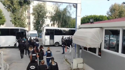 ‘Kalkan-12’ operasyonlarında 49 göçmen kaçakçısı ve 142 düzensiz göçmen yakalandı