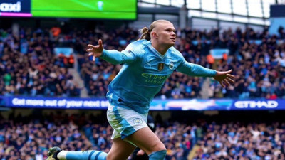 Haaland fırtınası Everton'ı da vurdu. 50 maçta 51 gol