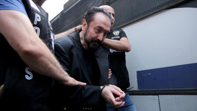 Rasim Ozan Kütahyalı'dan ‘gizli’ Adnan Oktar belgesi: Dimdik durmuşlar