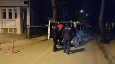 Kavga eden çocuklarını ayırmaya çalışan baba bıçaklandı