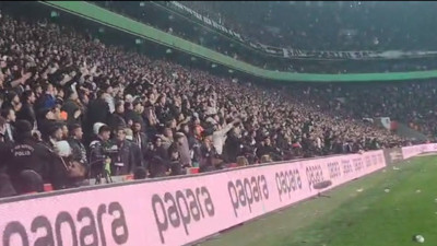 Beşiktaş Galatasaray derbisinde su yağmuru. Halil Umut Meler'den flaş karar